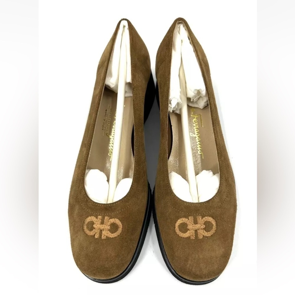 NEW Salvatore Ferragamo Suede Logo Wedge Shoes Womens 5.5 Reg Width Tan Brown - Picture 2 of 12